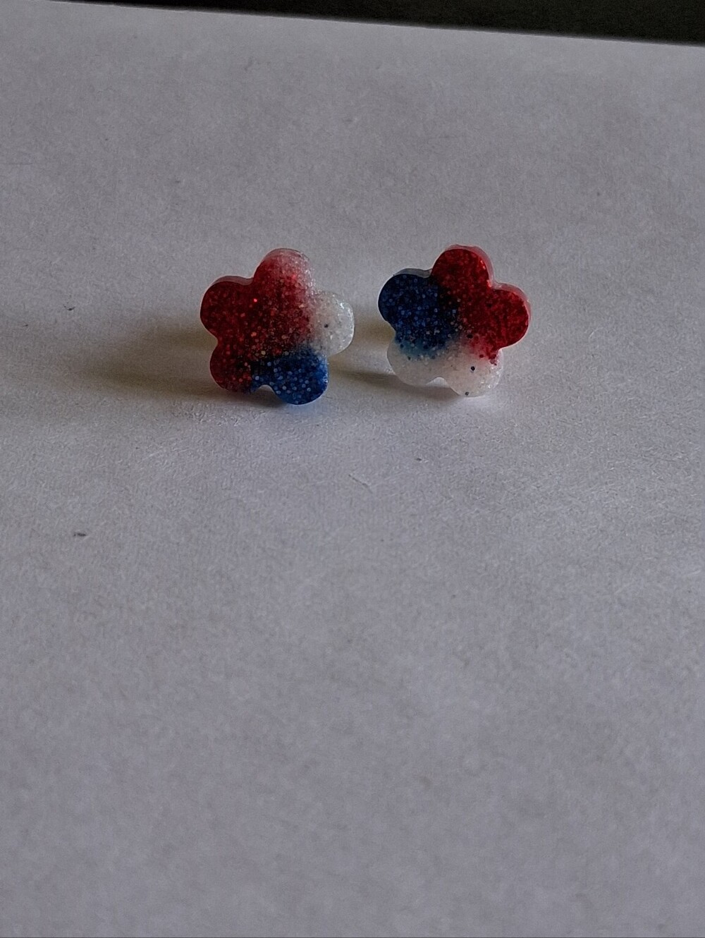 5/$25 Hand Crafted Red, White & Blue Flower Stud Earrings - Picture 1 of 3